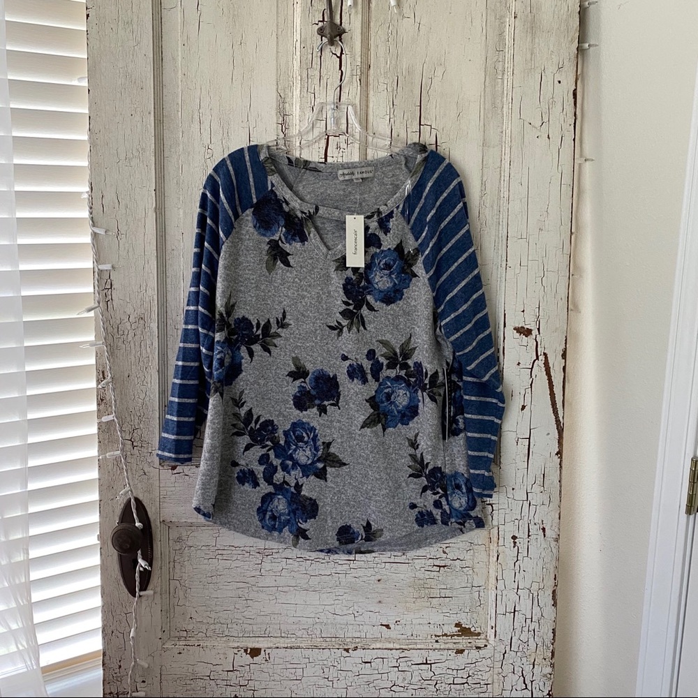 NWT Francesca’s Eastman Keyhole Striped Tee